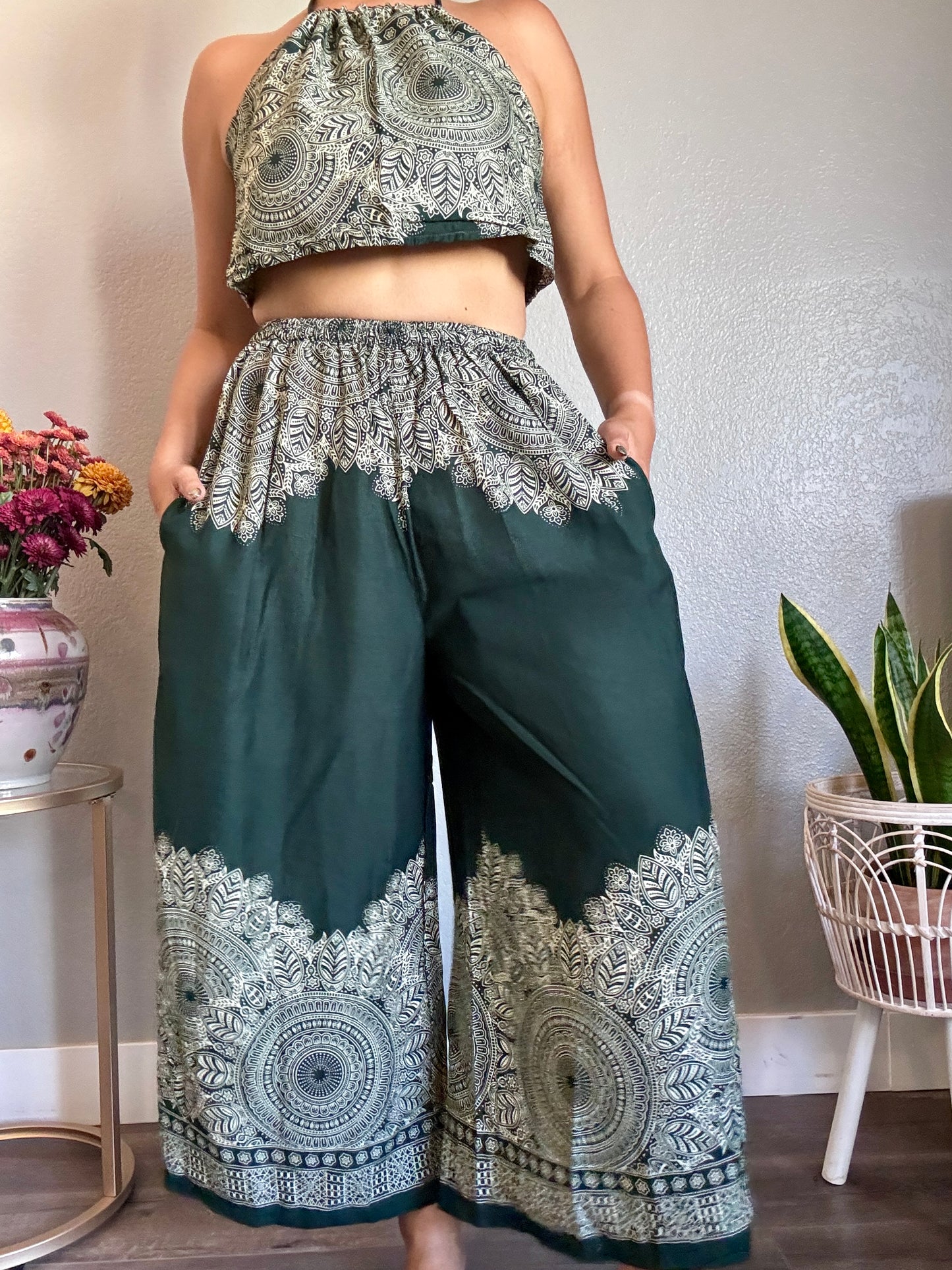 Dark Green Abundant Pants with Pockets