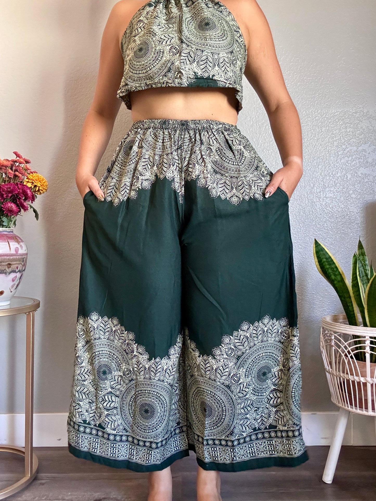 Dark Green Abundant Pants with Pockets