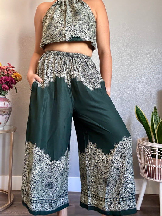 Dark Green Abundant Pants with Pockets